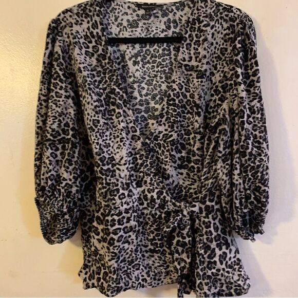 Banana Republic Top Cheetah Print Crop Wrap Blouse Sz Large Gorgeous - Picture 9 of 9